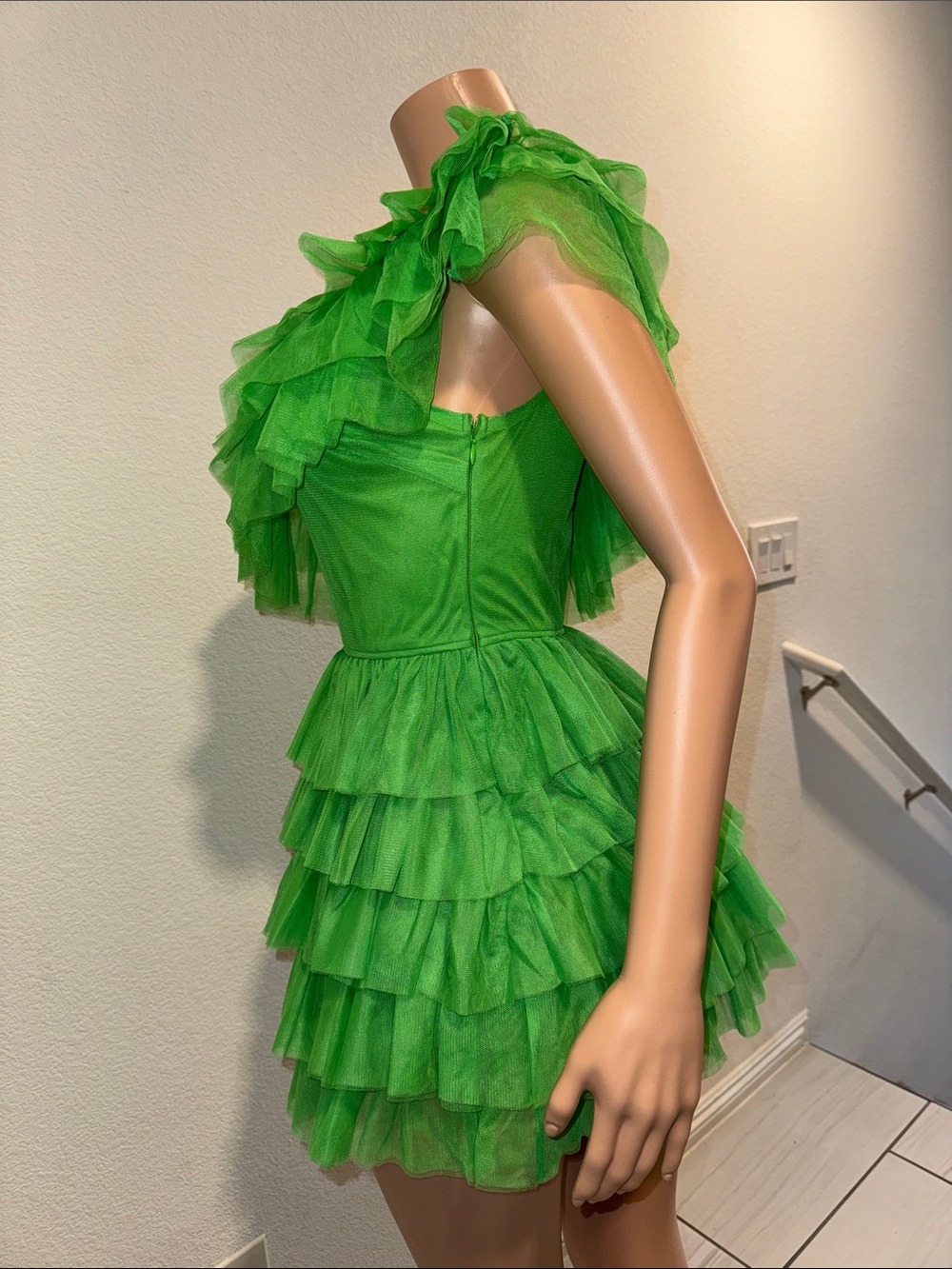 Green One-Shoulder Ruffle Dress - Picture 6 of 7